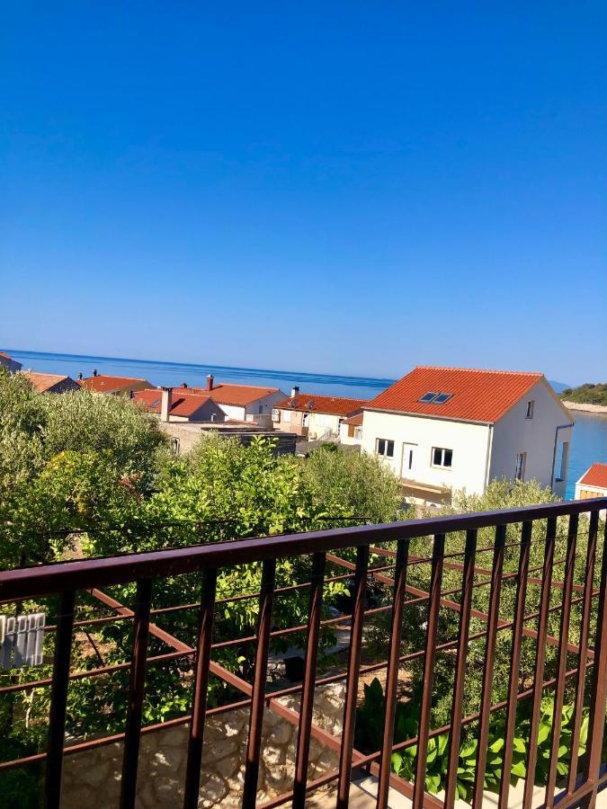 Hotel B&B Chamberlain Milna  Kültér fotó