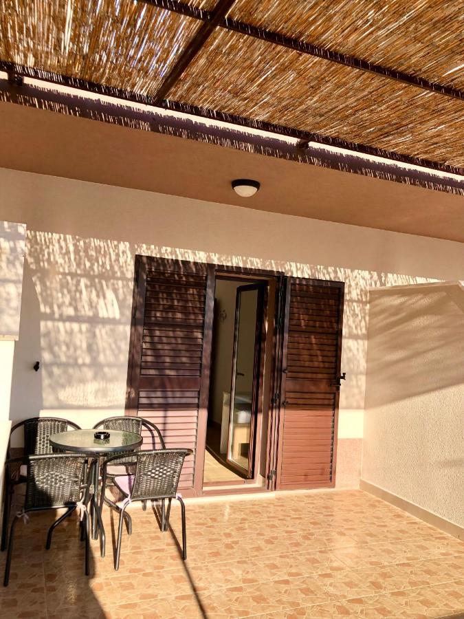 Hotel B&B Chamberlain Milna  Kültér fotó